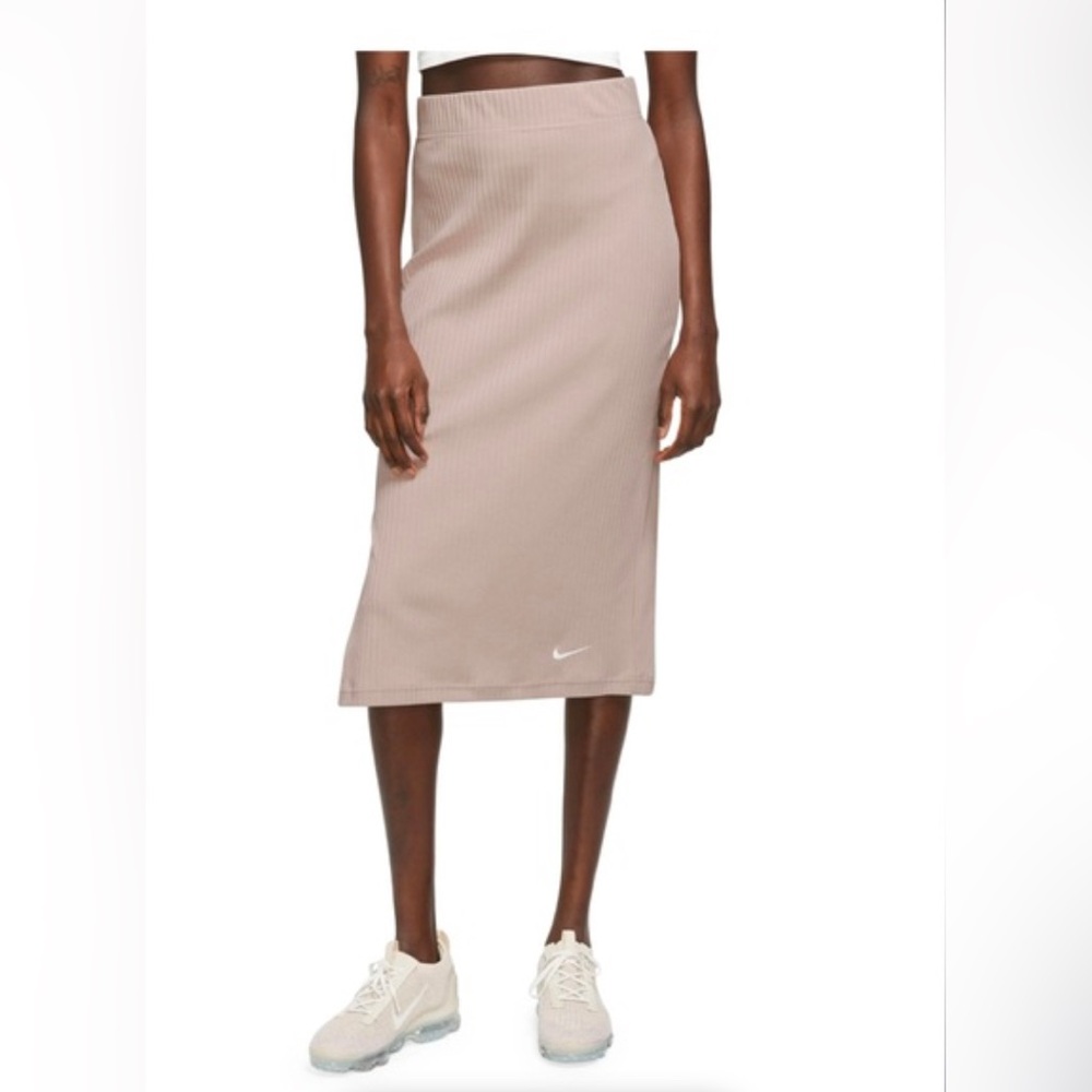 Nike Slim Fit Below Knee Skirt Size 2X
